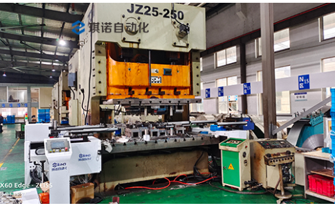 250T沖床三次元機(jī)械手，BYD新能源汽車